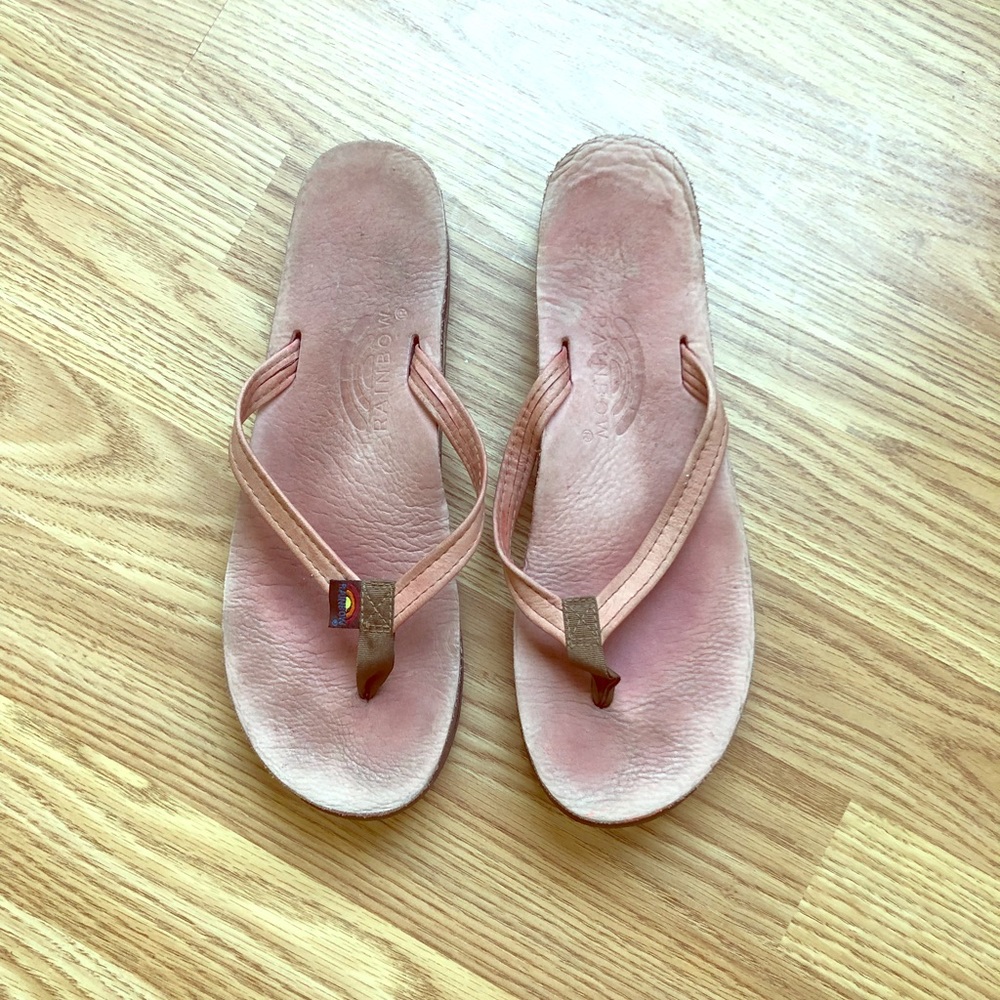Size 8 women’s Rainbows
